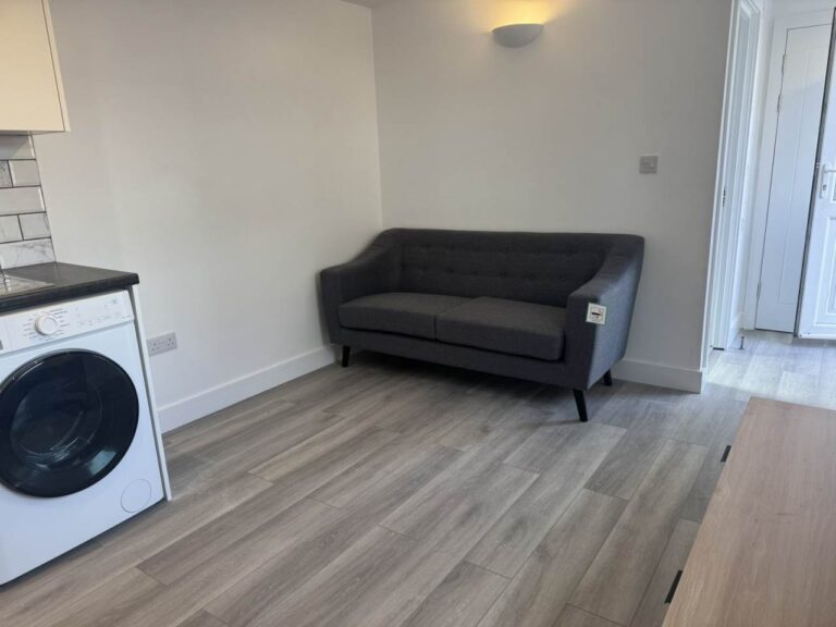 1 Bedroom Flat in Grangetown, Cardiff