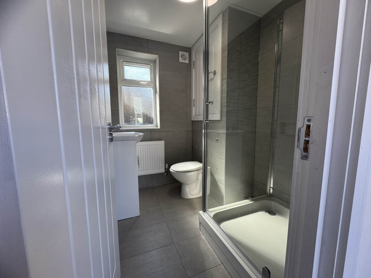 Flat 2, 26, Penarth Road, Grangetown, Cardiff - photo 4