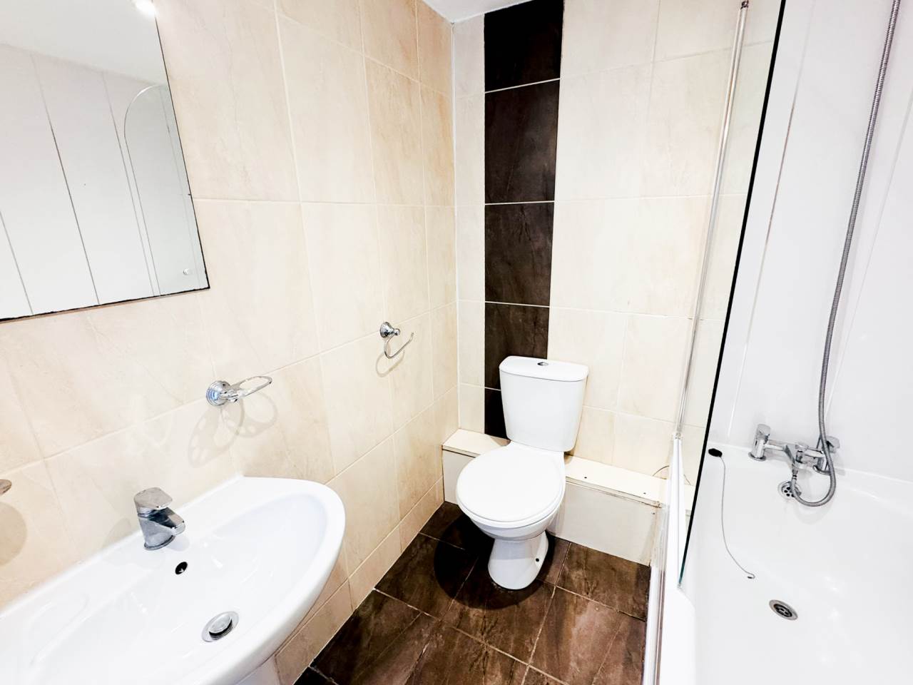 Flat 6, 2, Vulcan Court, Wyeverne Road, Cathays, Cardiff - photo 4