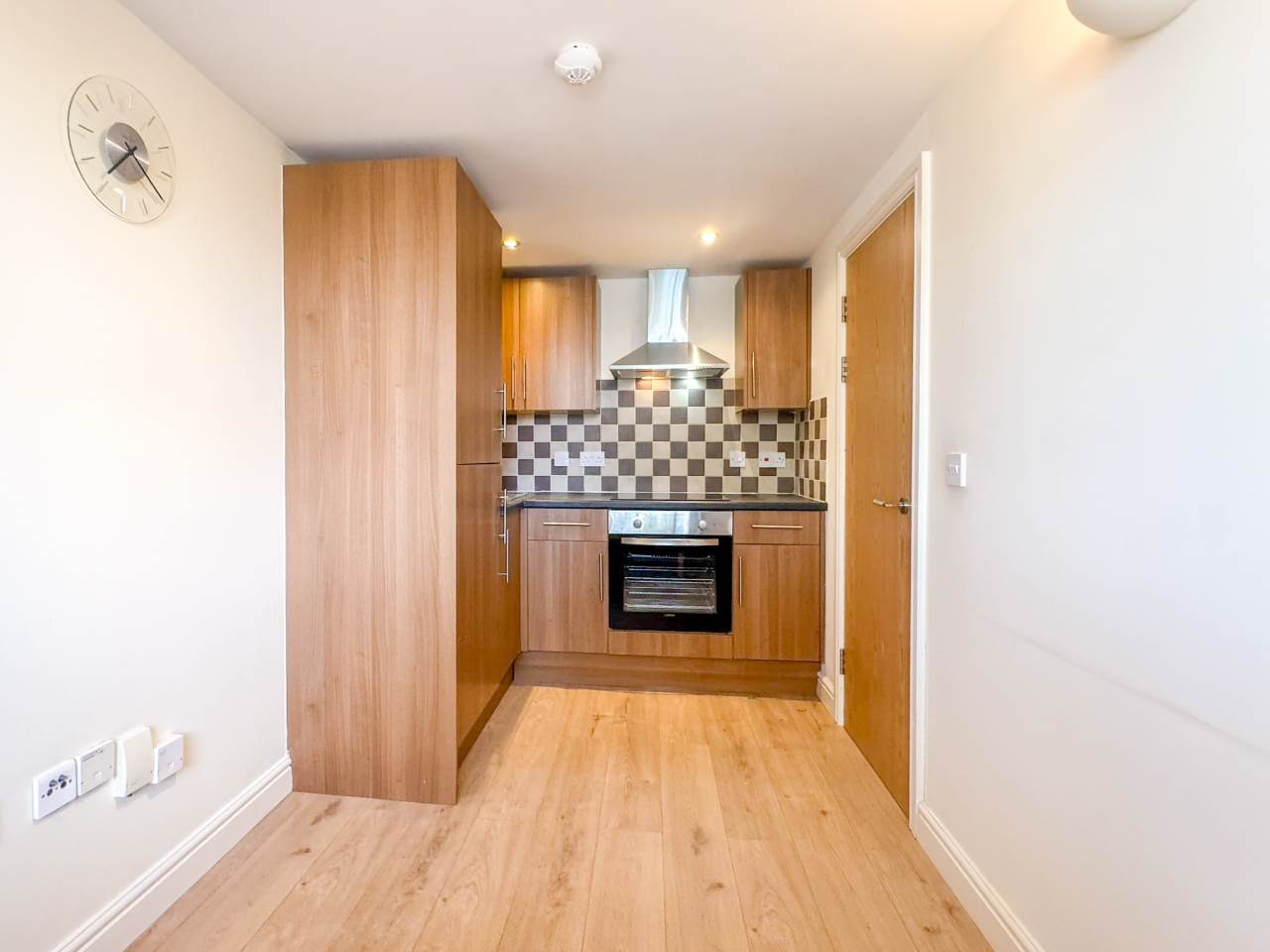 Flat 4, 28, Stow Hill, Newport - photo 2