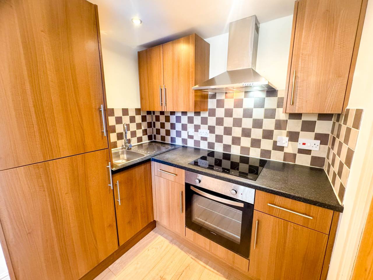Flat 4, 28, Stow Hill, Newport - photo 3