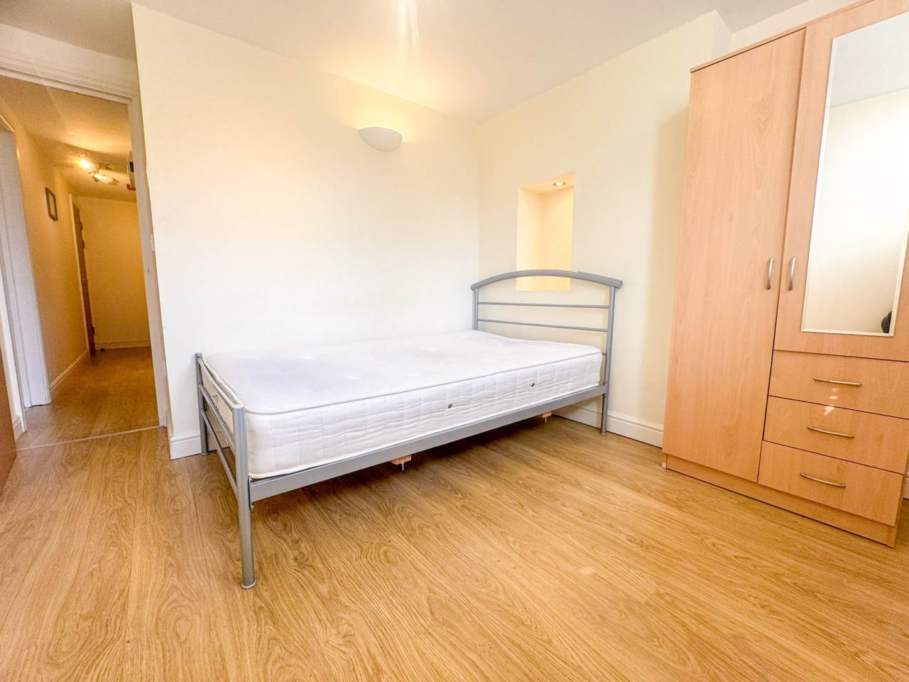 Flat 4, 28, Stow Hill, Newport - photo 5