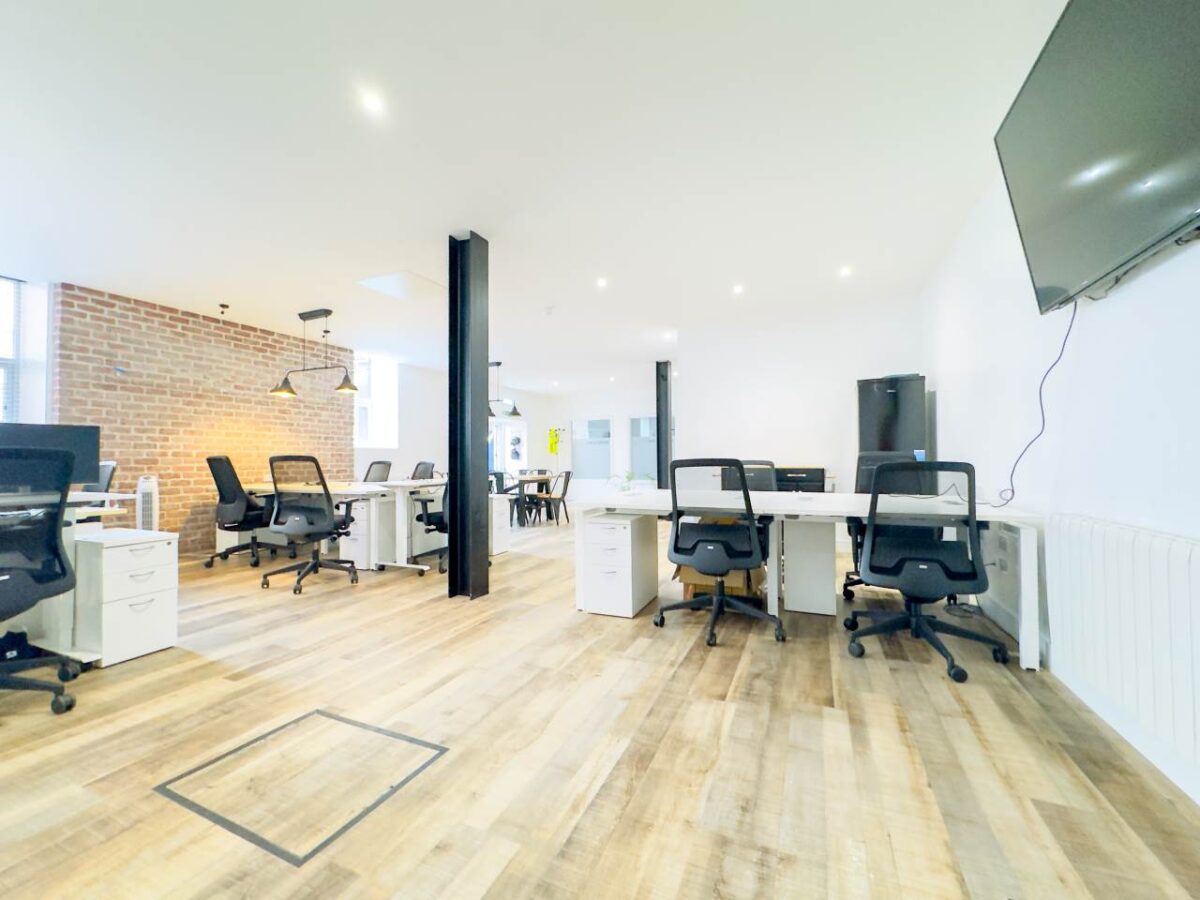 Offices commercial property - Unit 1a, Kings Chambers, 8 High Street, Newport, NP20 1FQ