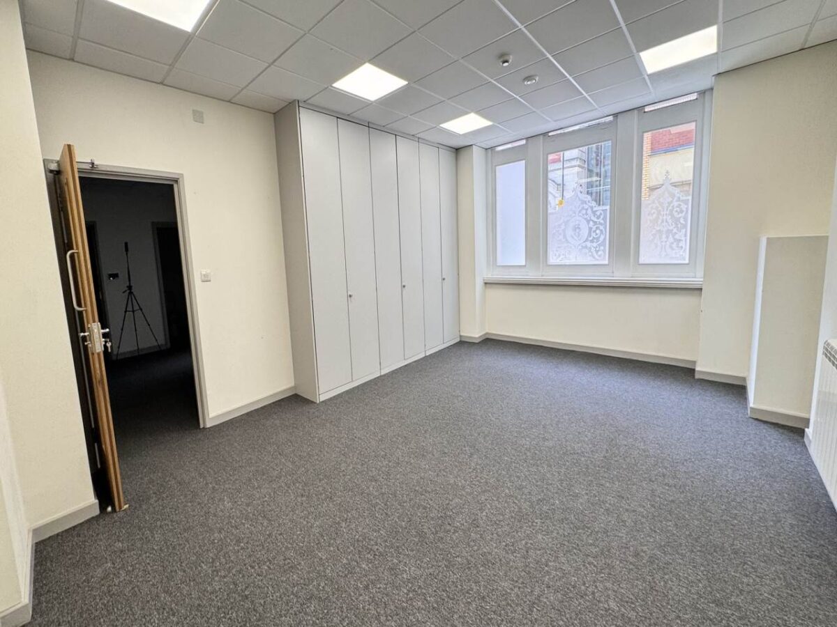 Offices commercial property - Unit 2, Kings Chambers, 8 High Street, Newport, NP20 1FL