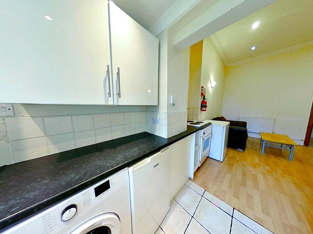 Flat 1, 92, Claude Road, Roath, Cardiff - photo 4