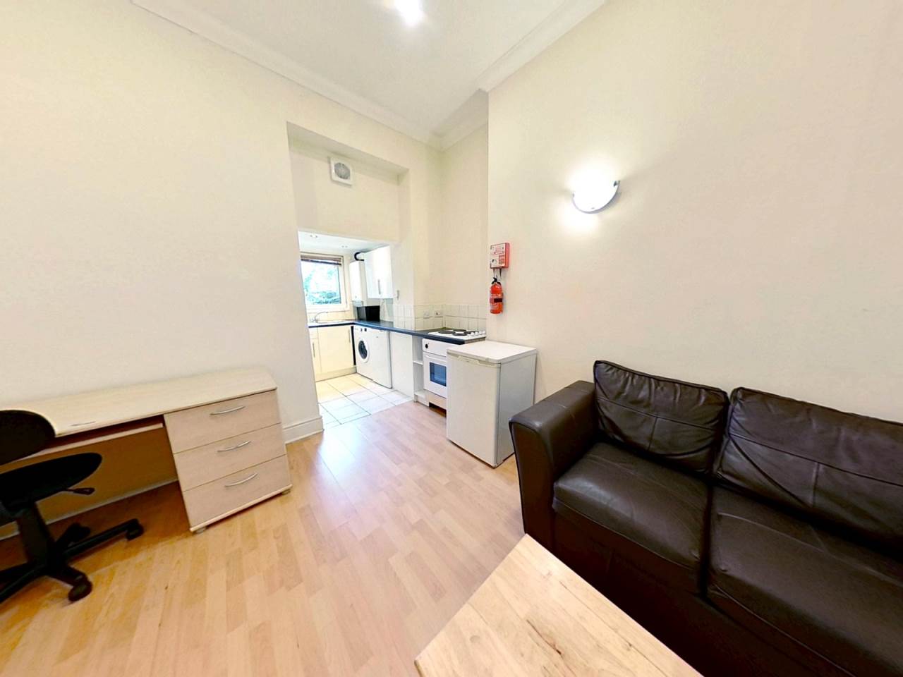 Flat 1, 92, Claude Road, Roath, Cardiff - photo 1