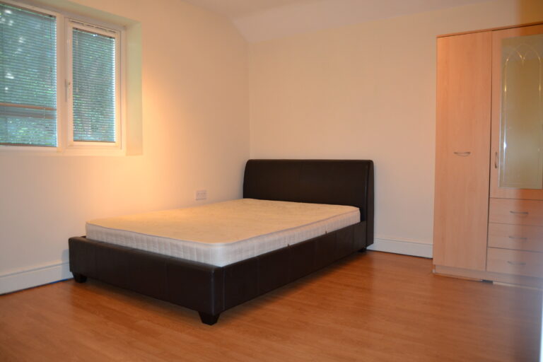 4, 45 Richmond Rd, CF24