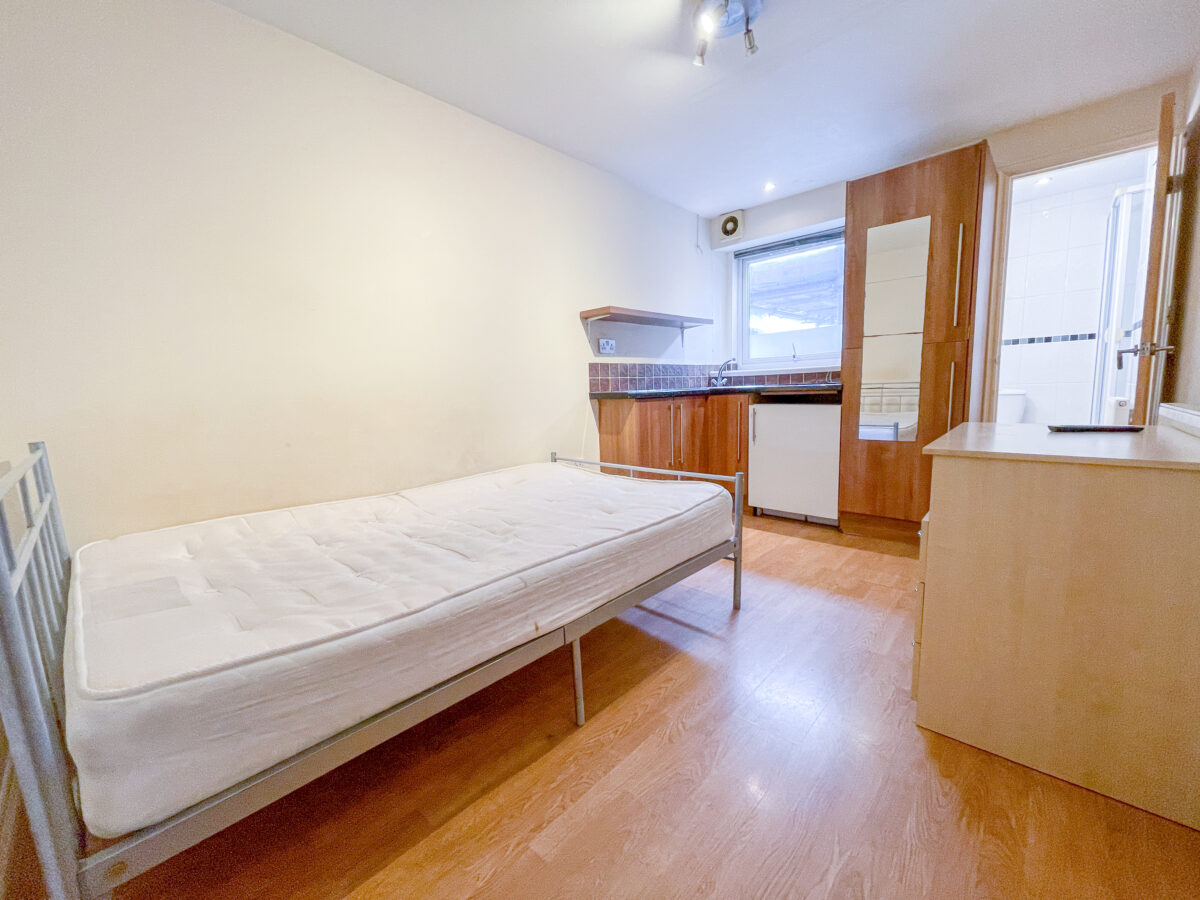 1 Bedroom Flat in Roath, Cardiff